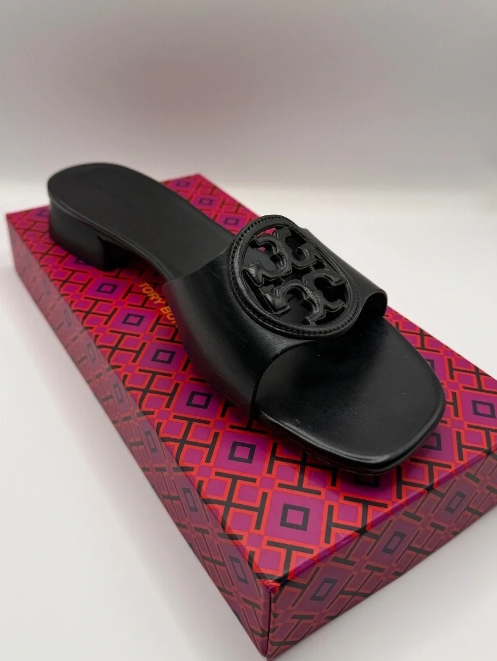 Tory Burch Bombe Miller Slide Calf Leather in Perfect Black — Size 10